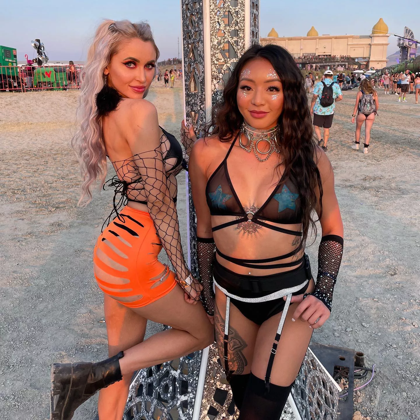 rave babes rave babes