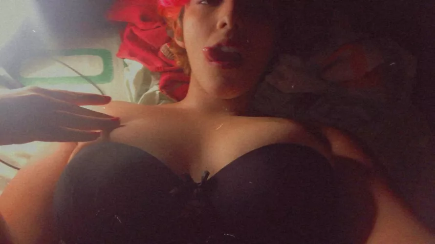 [Selling] I need a daddy to lick all my body [pic] [vid] [gfe] [cam] [sext] [call] [custom] ask for my prices on [kik]: callmemrsbabygirl or [sc]: themrsbabygirl (I verify) everything is 30% off!