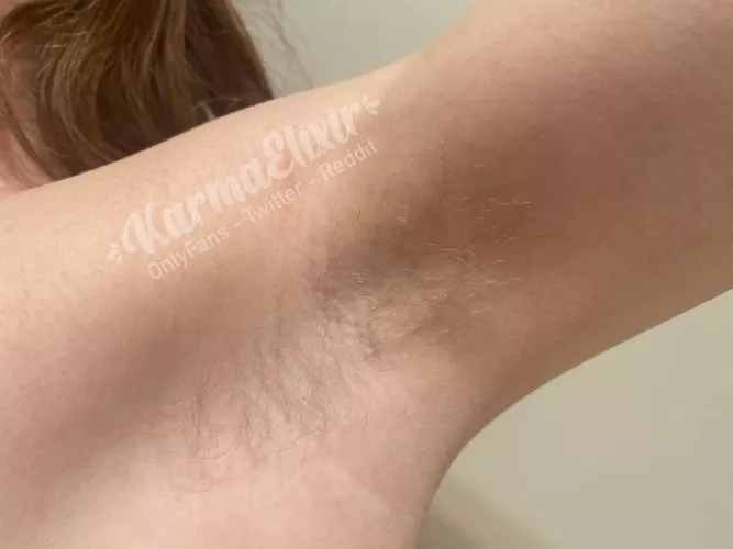 These blonde pits are in need of worshipping…