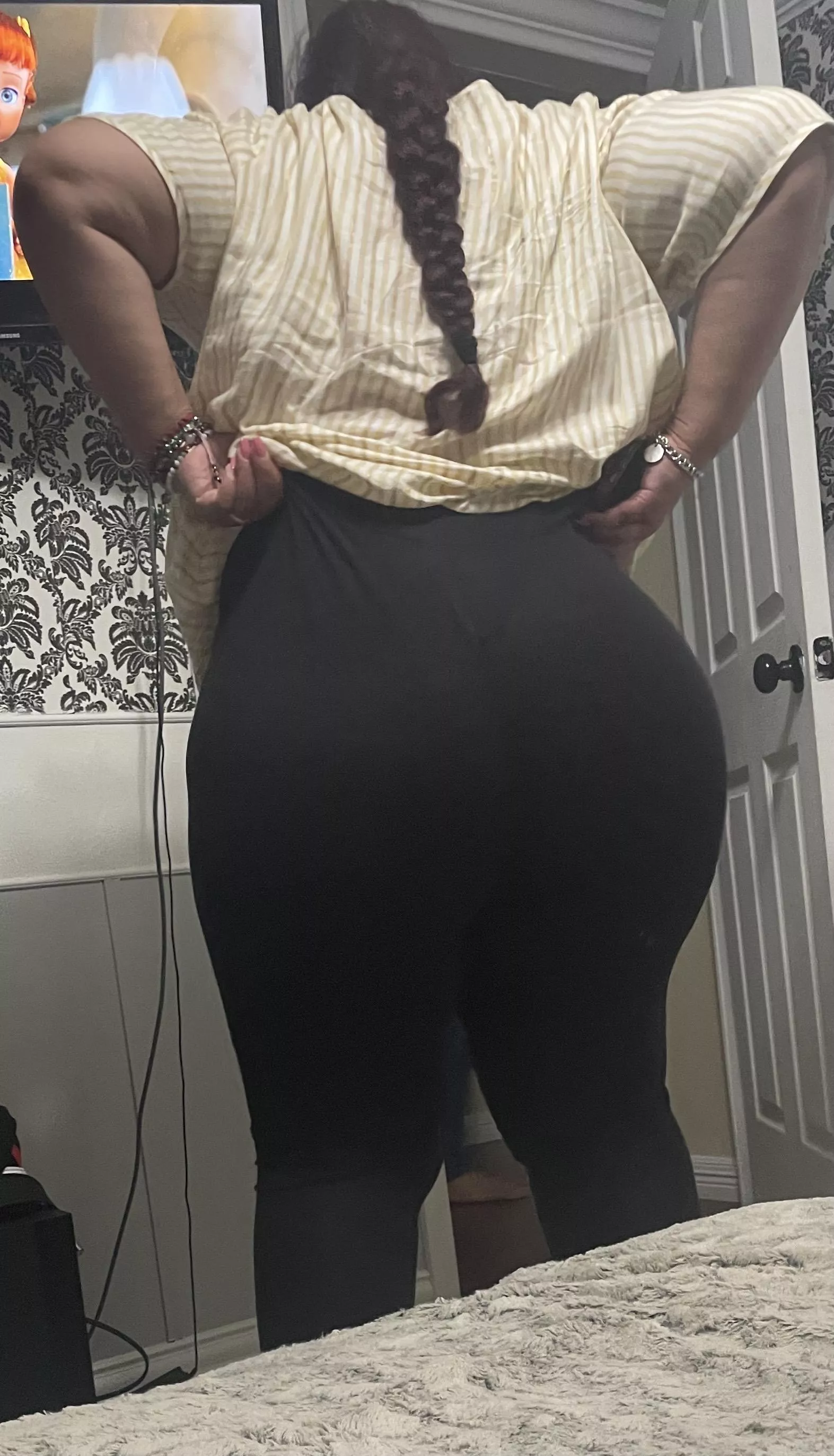 trading wife pics and vids send me sample pic to telegram @elchaka12 or kik @elchaka16