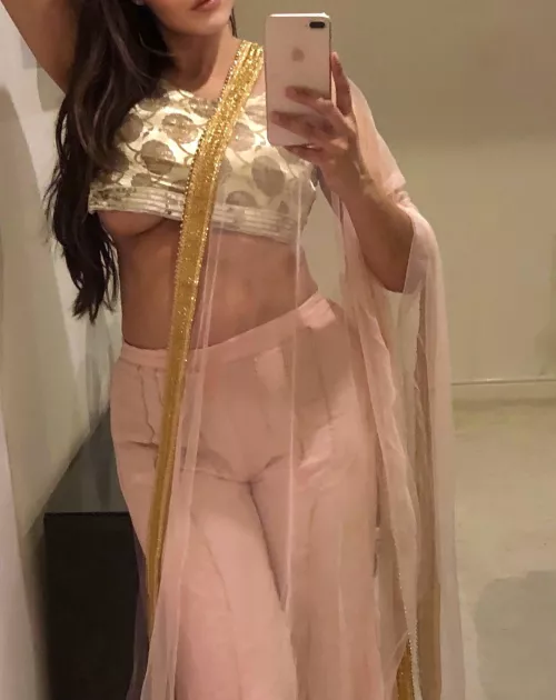 Underboob is to a man what power is to a woman...👄 British Punjabi Indian