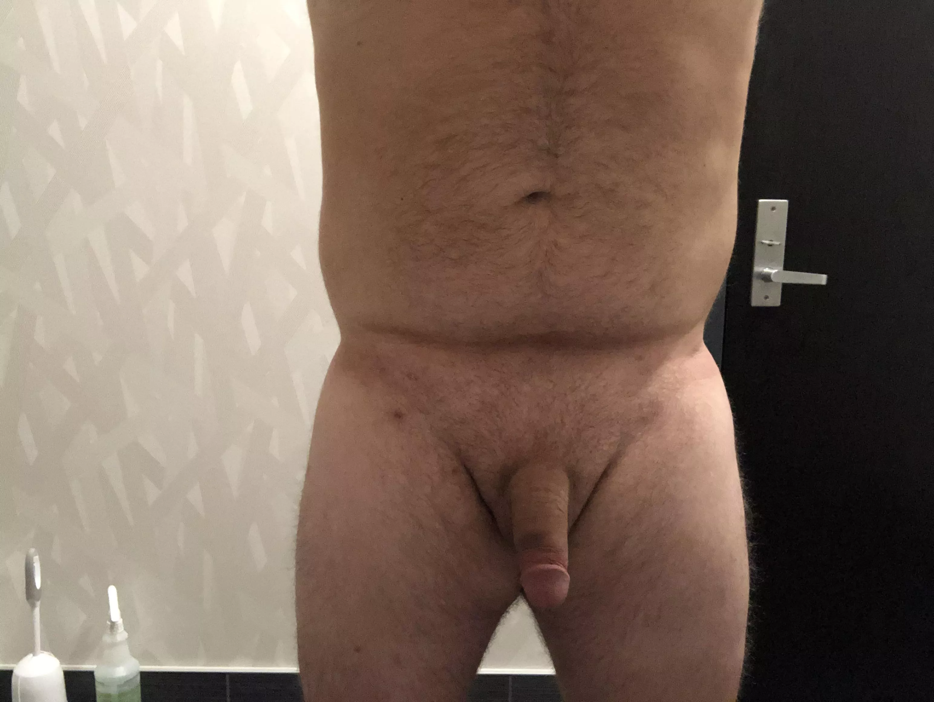 32M, 5’8, 210 lbs. Always been insecure about my penis size to weight ratio. And yes I have arms it’s hard to hold the camera LOL