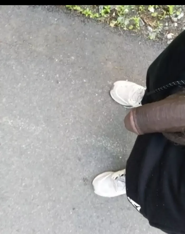 anyone want to compare their small hard cock versus me soft