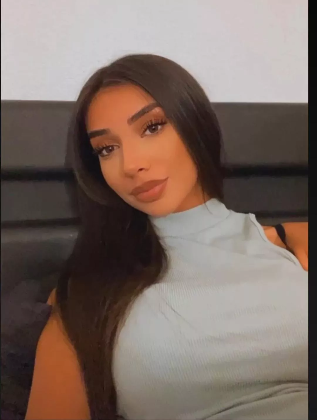 can someone cock or jerktribute my old classmate ?