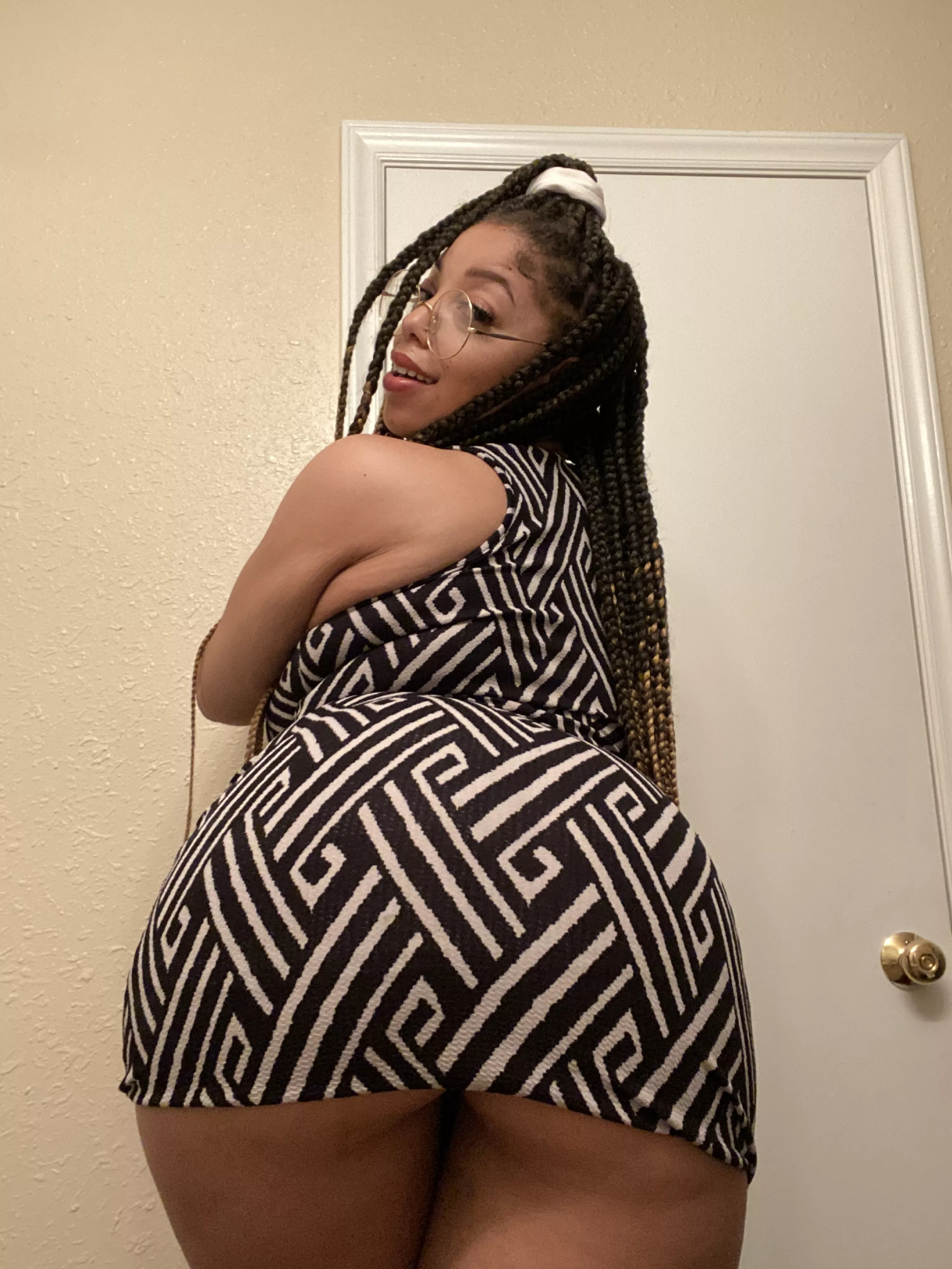 Do you like the view when I bend over?