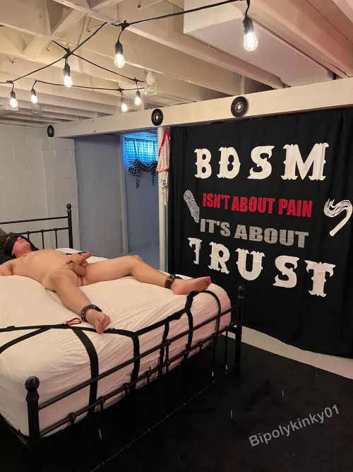 (FemDom) I blindfolded him, strapped him to the bed, and made him beg for his torments! I’m not all mean though, I gave him one hand to play with himself… [M]