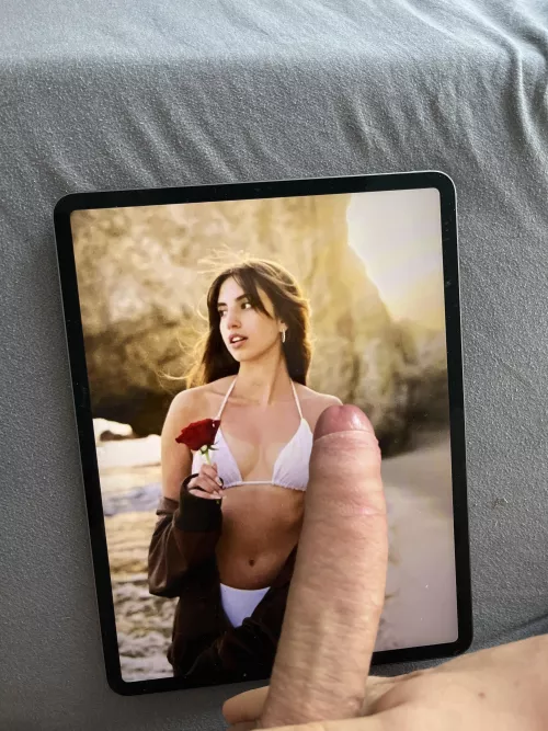 Im doing Cock Tribs to celebs and irls DM me