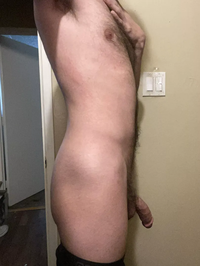 Ive only had dick in my ass 4 times anyone wanna make it a 5th time only had small dicks i wanna try a big one to see what its like