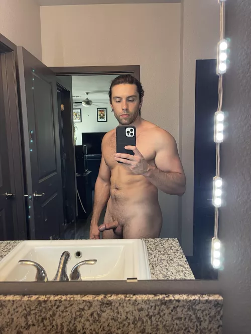 [M] Who’s going to give me a massage after this shoulder workout?