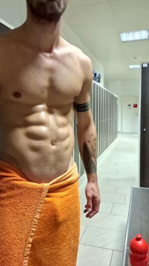 Sweaty after a hard workout 😈💦