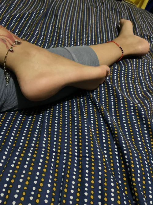 The best thing you can wake up to is my feet in your face 🥵❤️