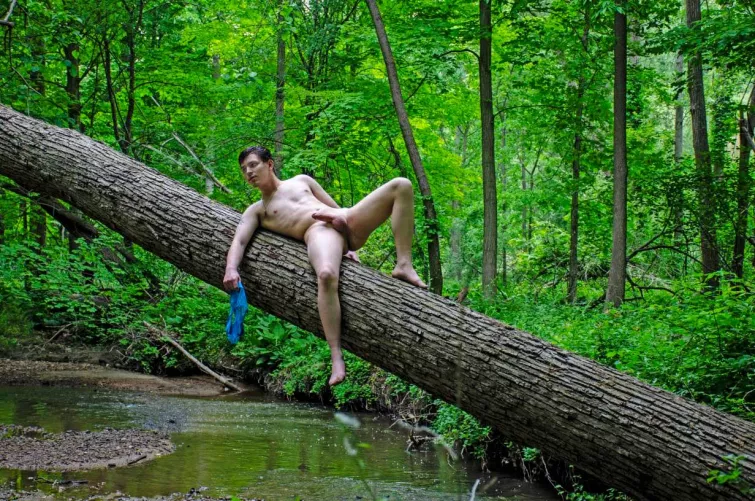 was doing a nice shoot then pepole showed up and I had to book it 🤣