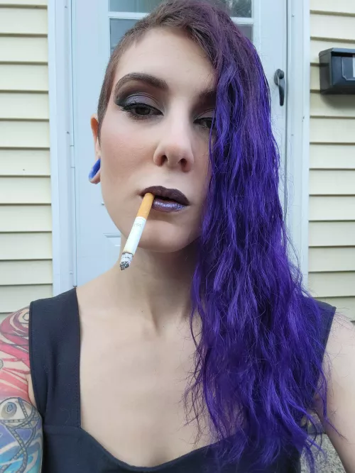 what do you think of my new hair color? 😘🚬