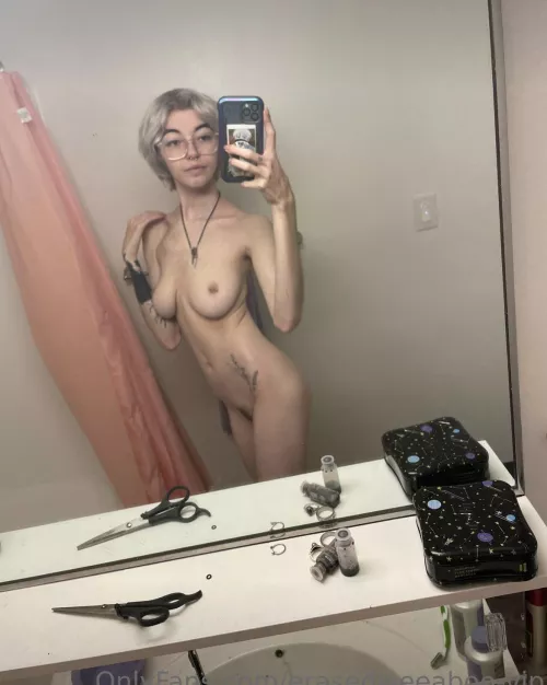 All I want in life is someone to let me be a cute gamer boi