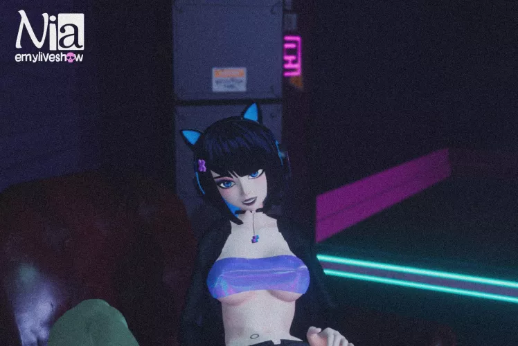 Come help me warm up and have some fun at the club💙 https://m.chaturbate.com/emyliveshow