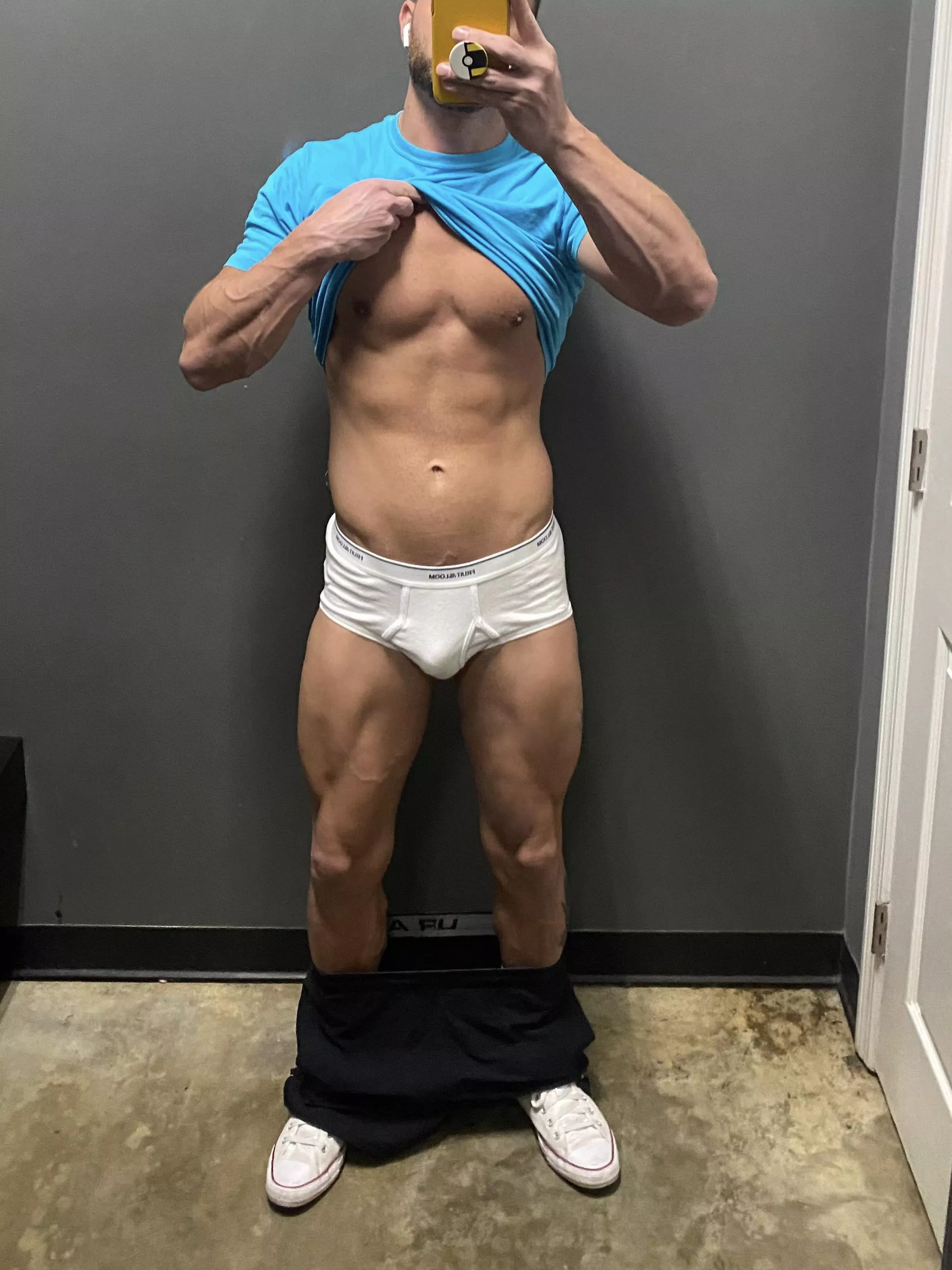 Do you prefer classic or fashion briefs? Let me know 💪