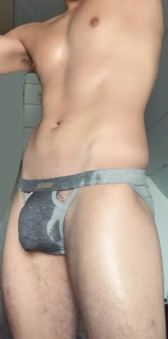 Grey Underwear really brings out the sweat 🥵
