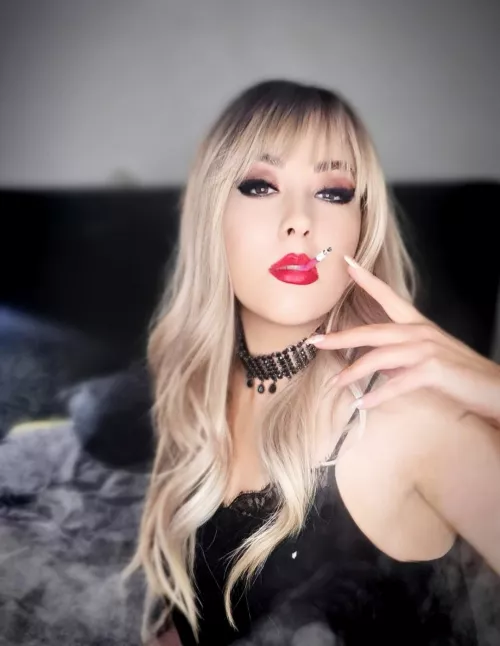 I love how it tastes , how it feels , how it looks 🚬 🔥 😊