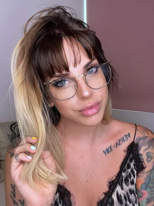 Let get a closer look at you 🤓