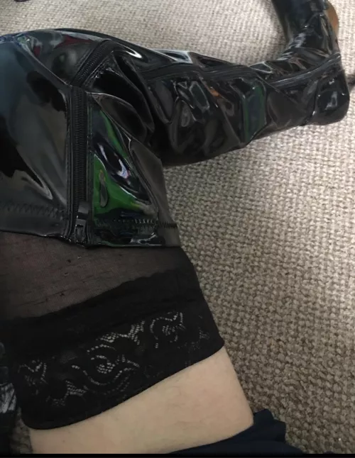 [m4m] looking to give bj and being bent over my car and took from behind,ill be in thigh high boots and skirt ,tomorrow and Saturday evening,dm