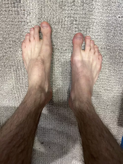 Redditors keep asking me to post my feet, here ya go 🙈