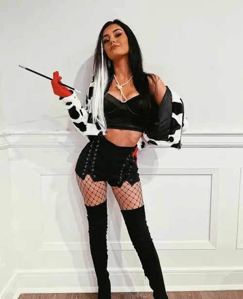 Slutty Cruella🤍🖤
