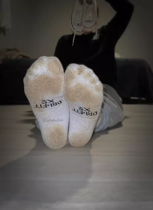 Take a sniff of my smelly socks and you’ll be hypnotized 😵‍💫