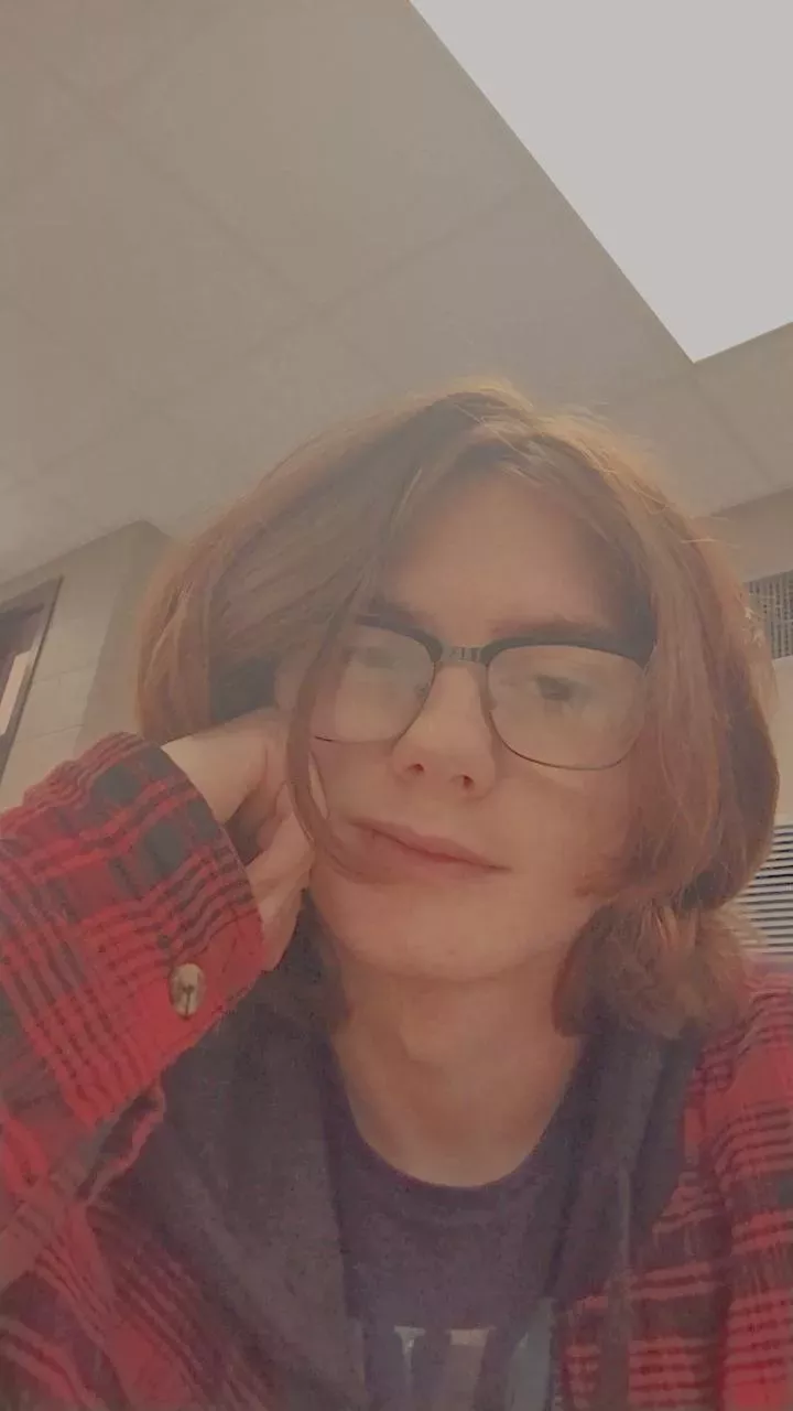 18, school mornings suck 😓 make it better for me? :)