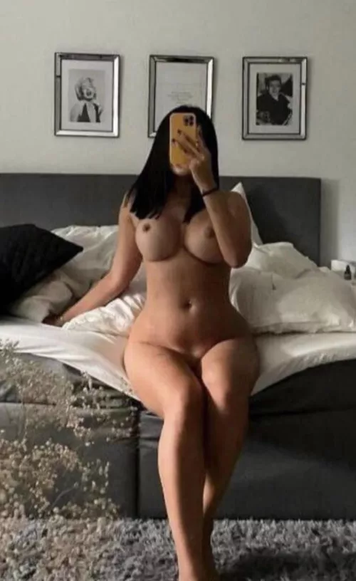 19F Many guys in the NYU will have a chance to play with me