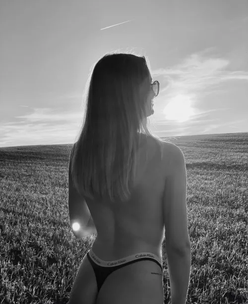 Fuck me in the field baby! 😈