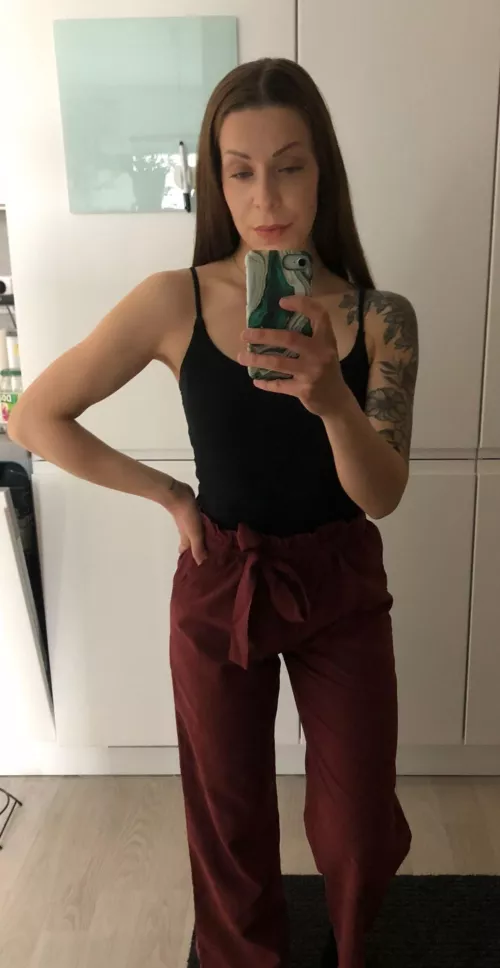 I don't know why, but i love to see cocks on me 🙈 Kik Lindahyi