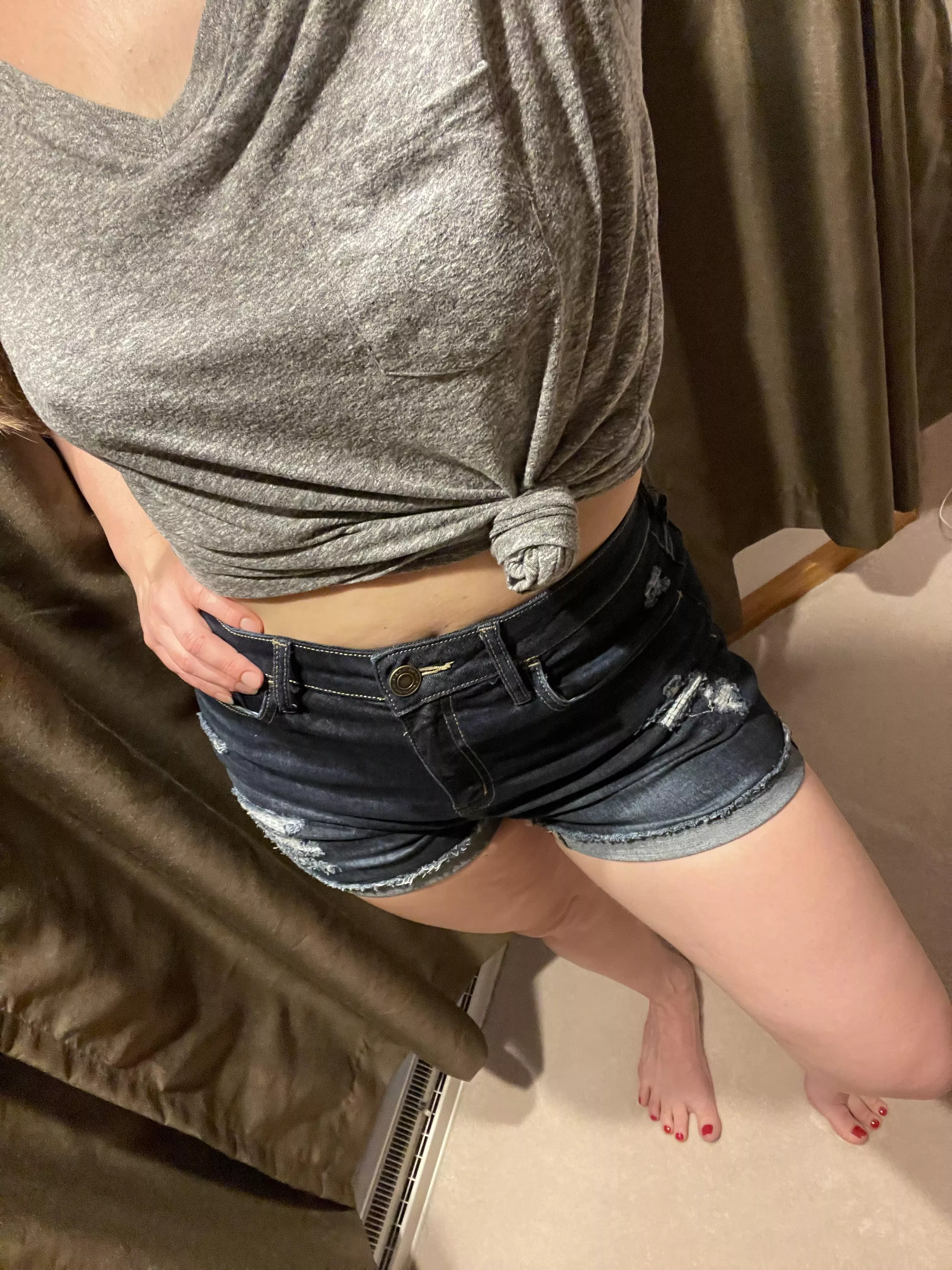 I love being free while wearing my mom clothes! 😍