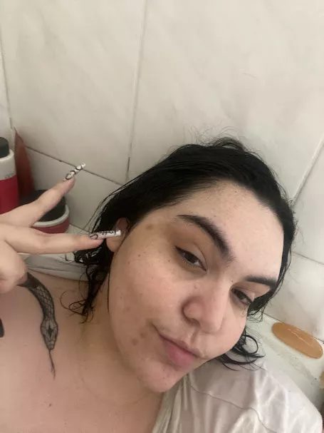 IM A WEIRDO AND TAKE A BATH WITH CLOTHES (IT WAS A CHALLENGE)