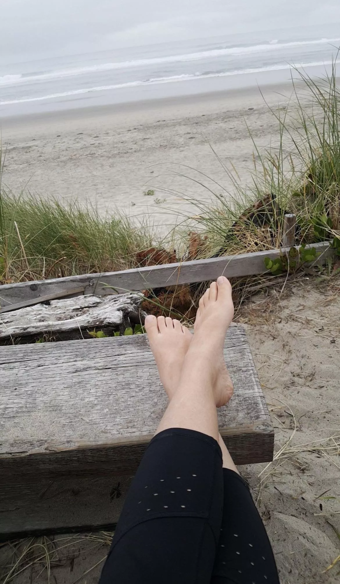 Lick and kiss my perfect beautiful feet all over baby 😘