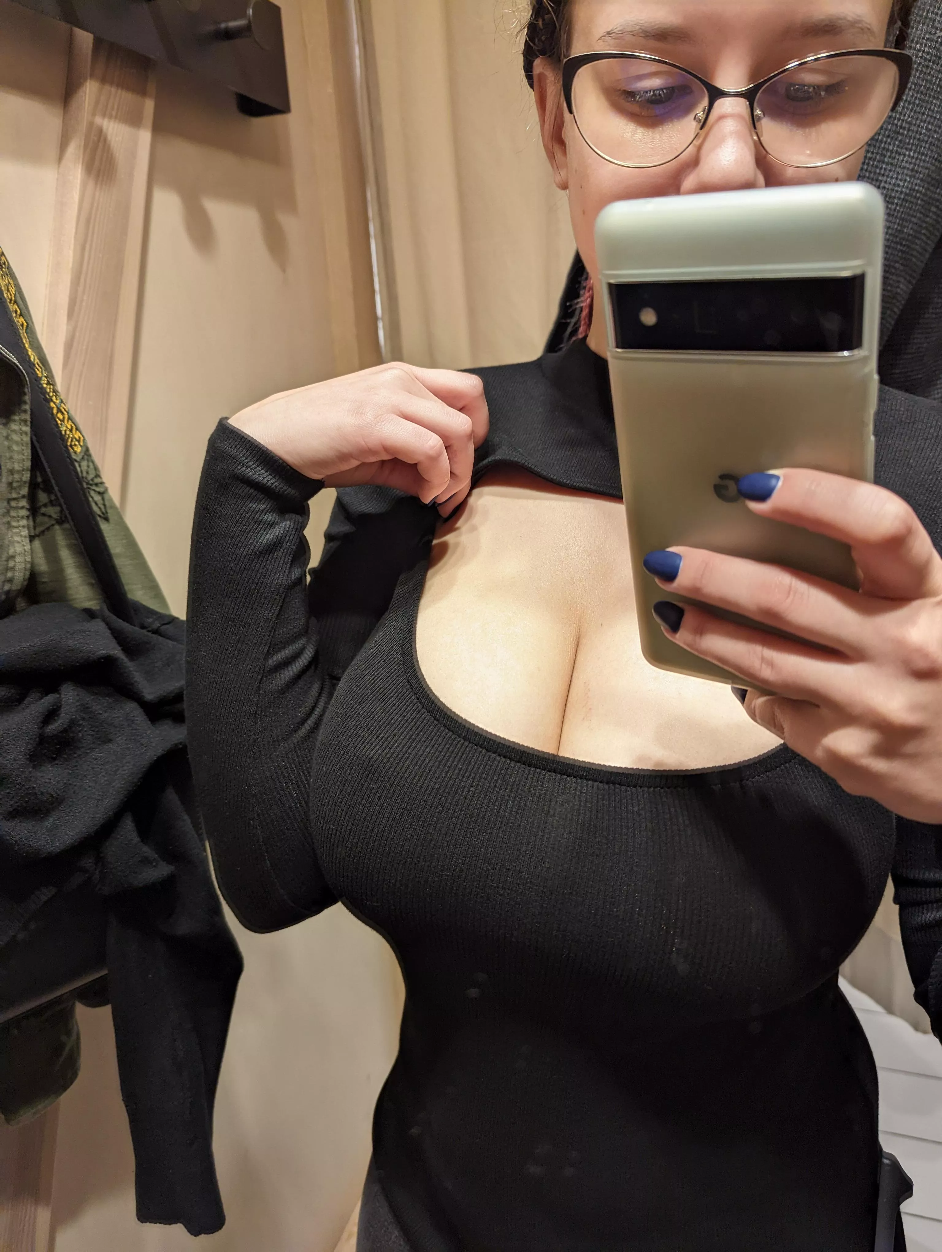 Not too busty? 😅 (They should clean the mirrors in the fitting room ha)