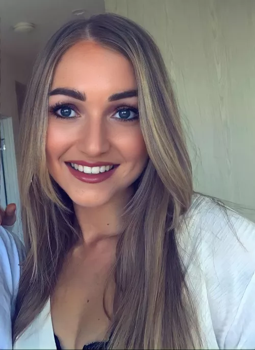 Petite blond tease needs to be used by strangers. Other pics sent on other posts, see profile. Jerk trib her, if you could do a close up of her then pull away that would be epic. Ki k Arty2022