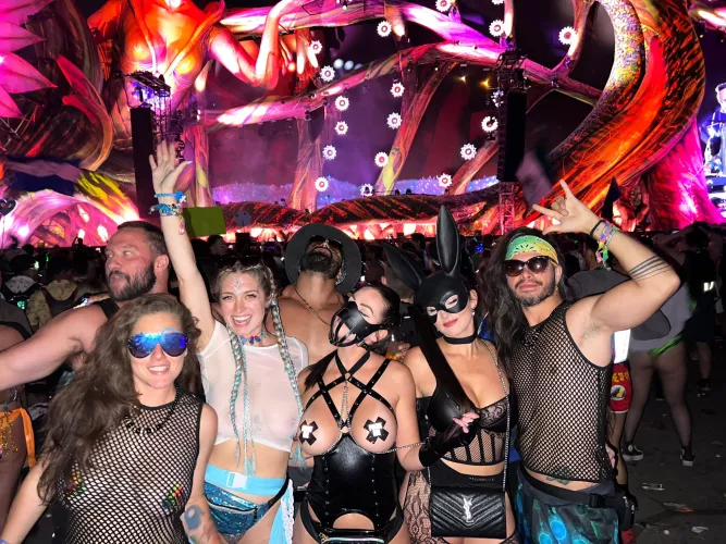 Take me backkkkkkk to EDCLV!!