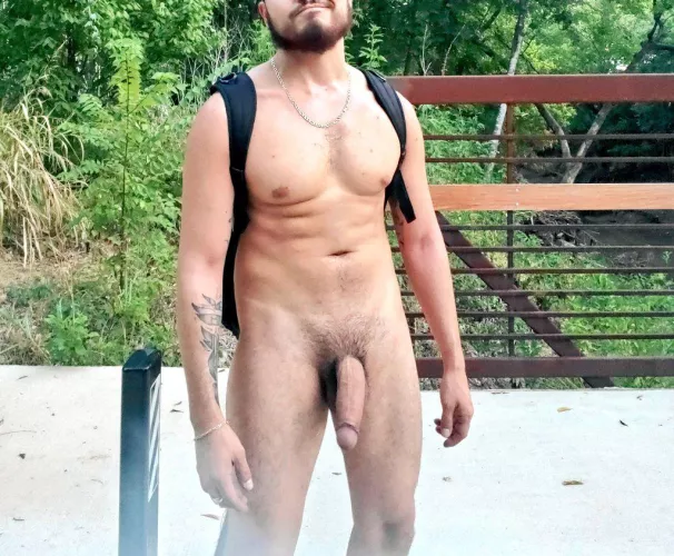 taking a hike nude and seeing the people's faces and reactions is priceless 🤣