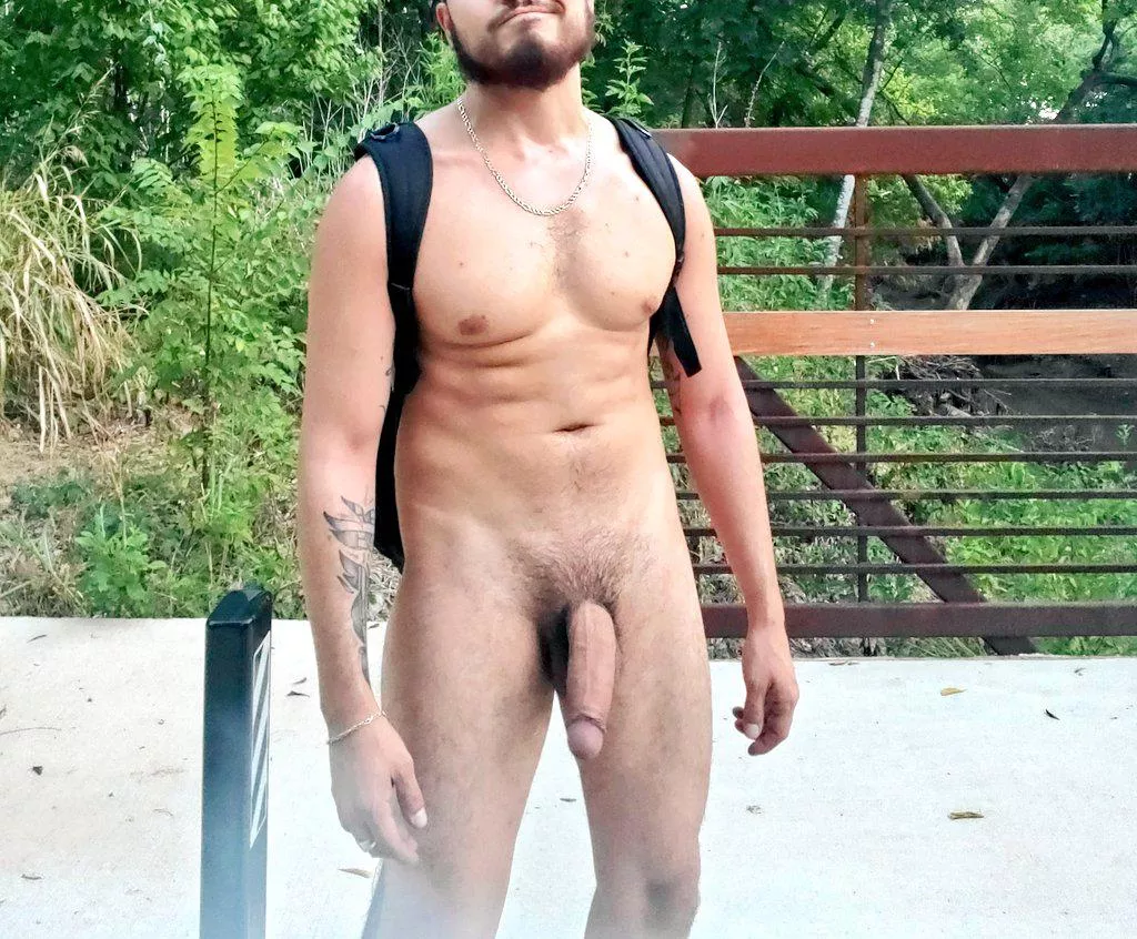 taking a hike nude and seeing the people's faces and reactions is priceless 🤣