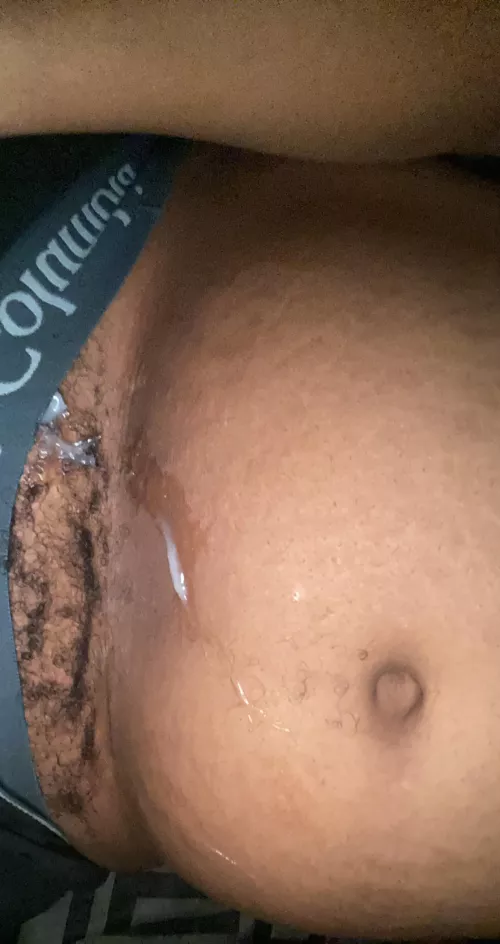 Talking to this hot guy I game with that made me shoot all over my stomach 🤤🤤