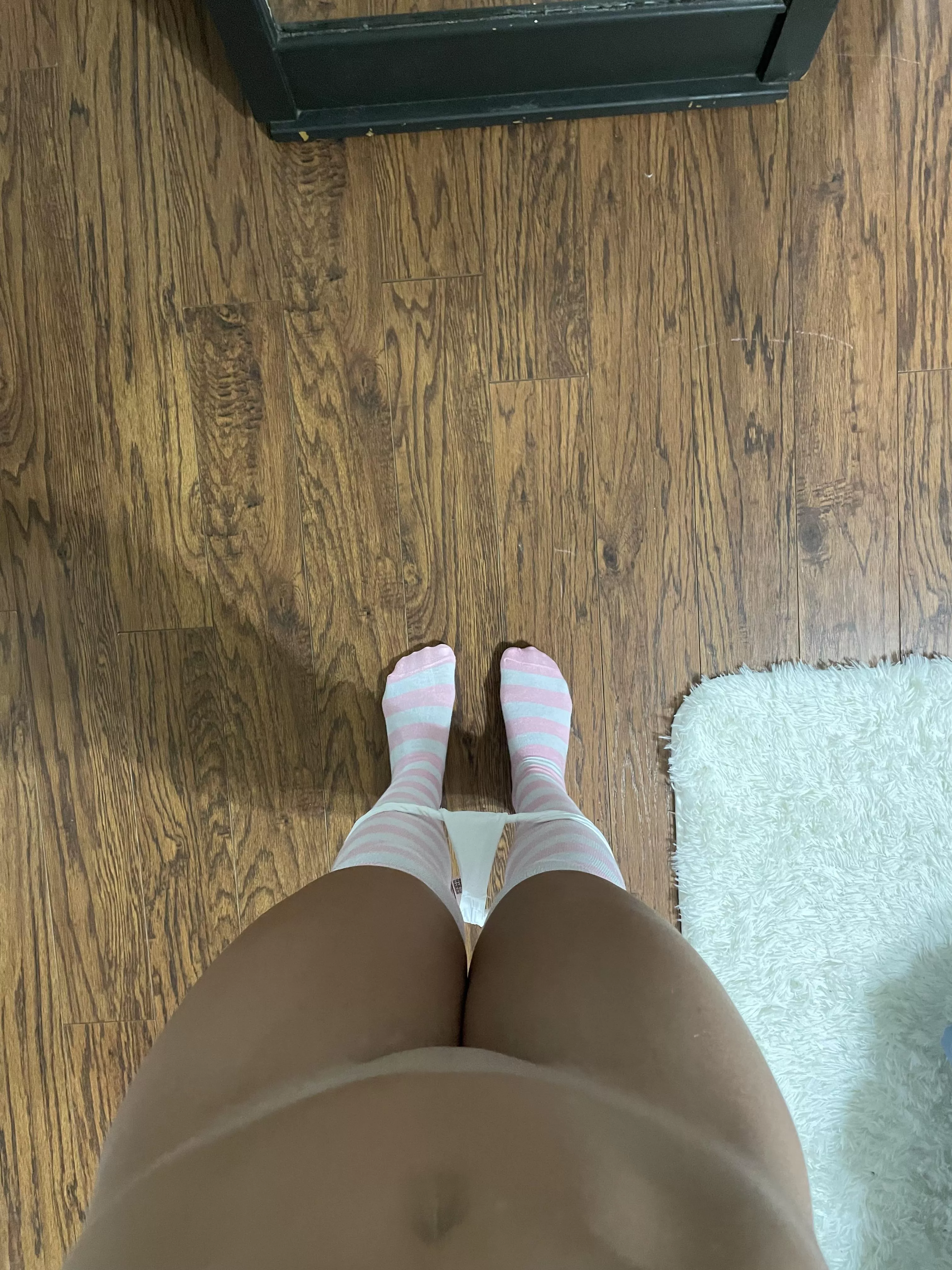 Tan line almost looks like I’m still wearing panties 🤗