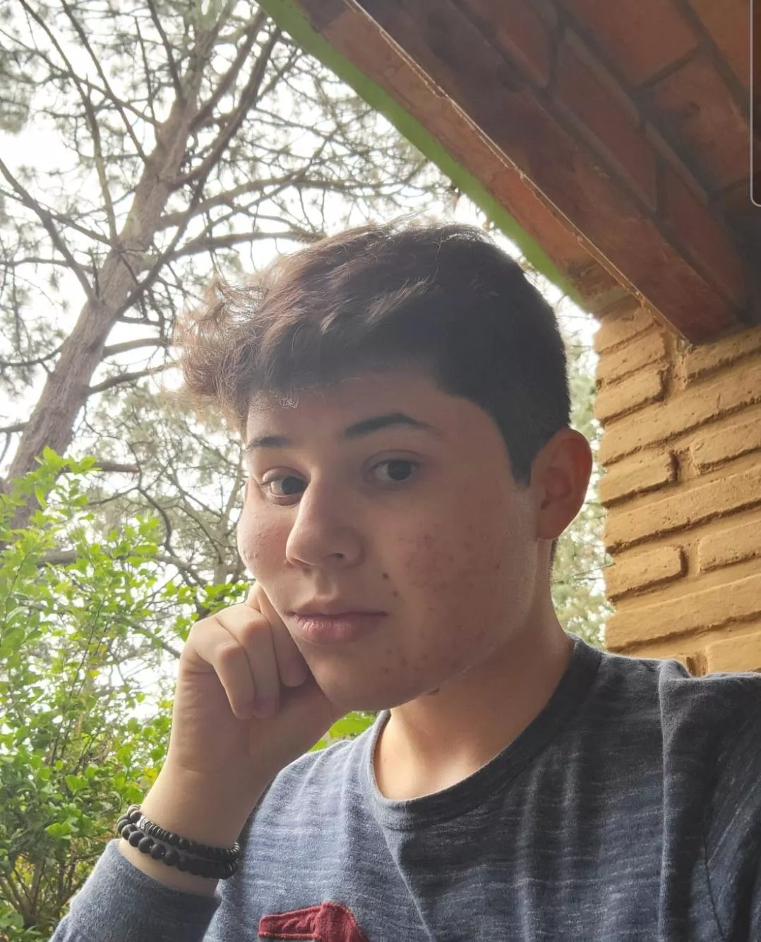 19M Looking for Gaymers in NA. I mainly play Valorant and Smite :)