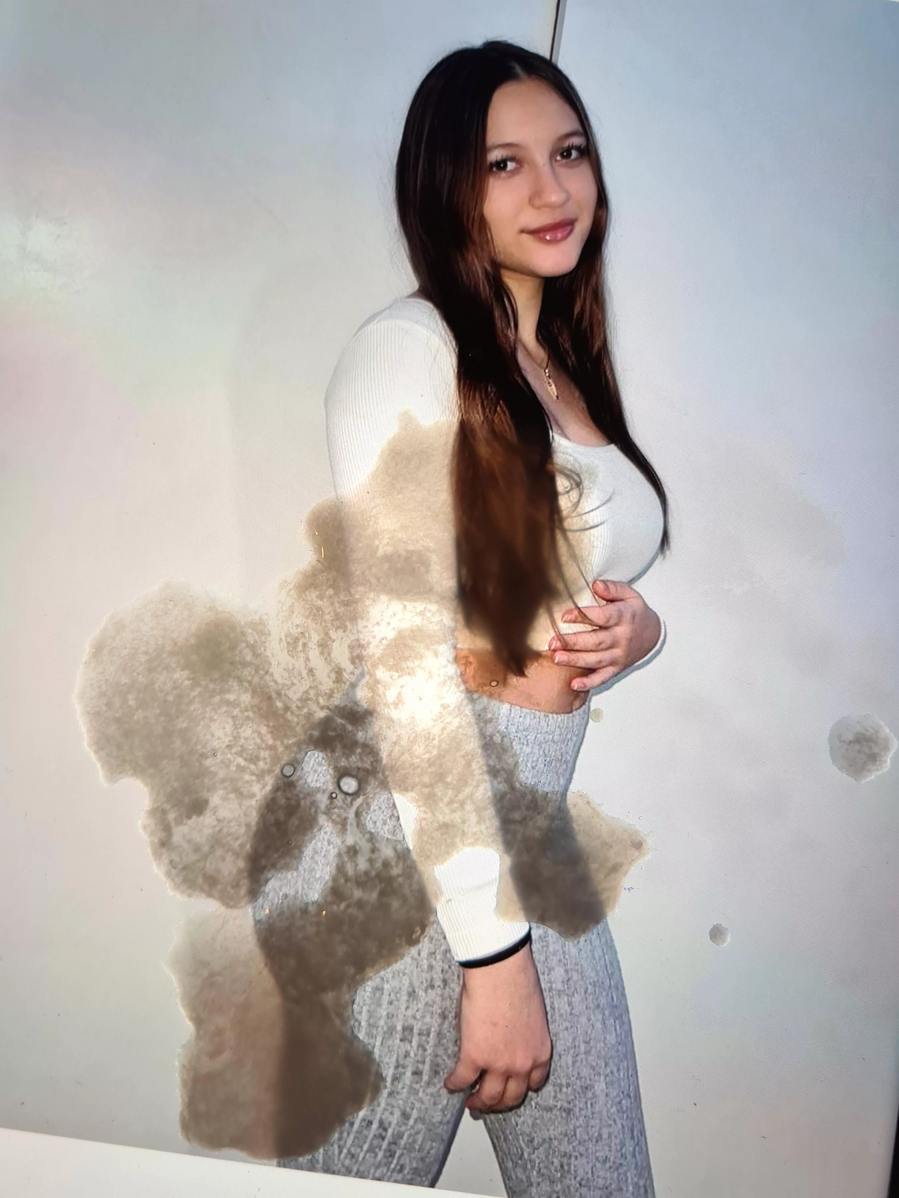 Aurelia gets my load 💦