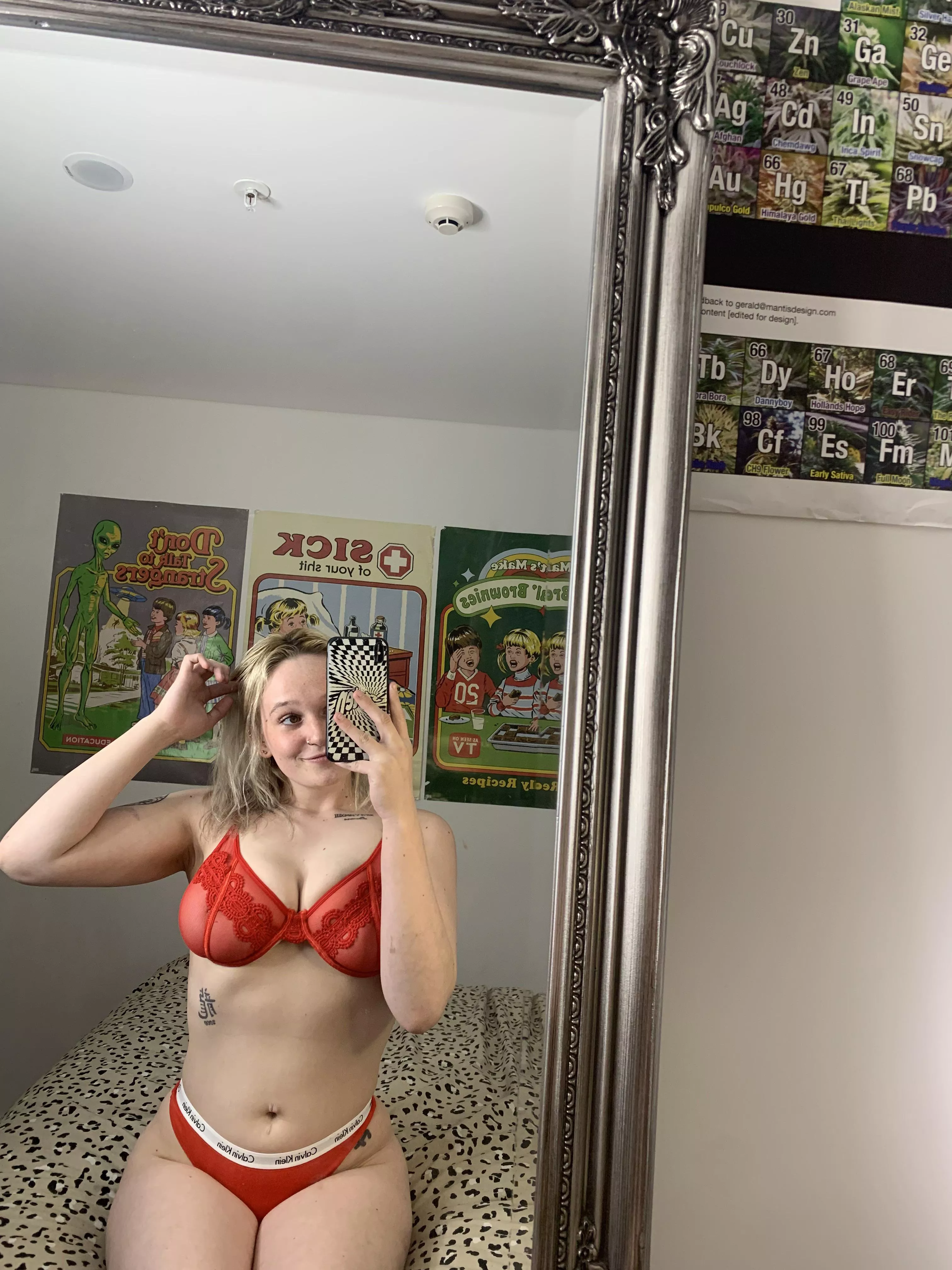 blonde in red❤️‍🔥 [img]