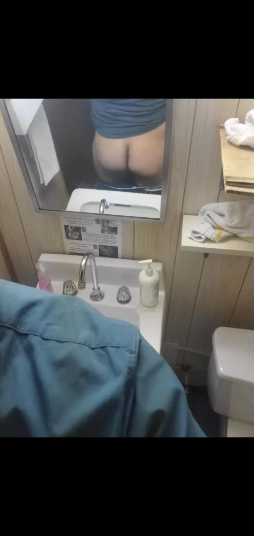 Early morning photos sneaking away from the boss! Got to learn how to better take thirst traps ðŸ˜