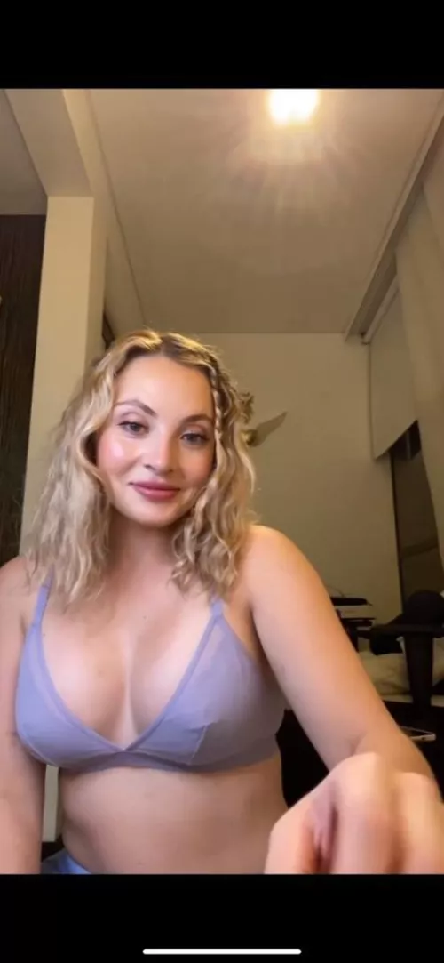 [F22] Do you wanna see what I got underneath this? ;)