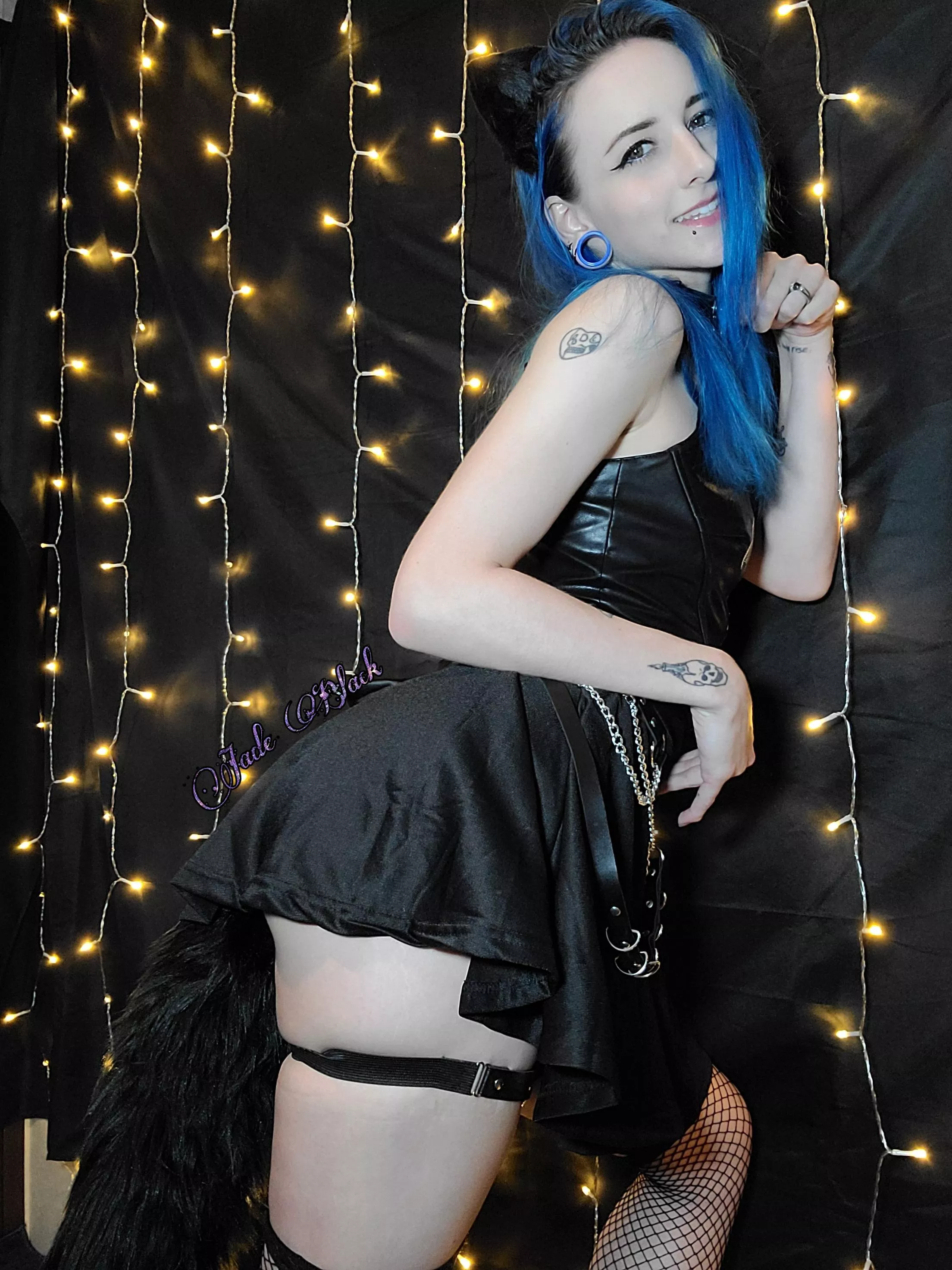 Head scratches while you're giving me backshots?😻