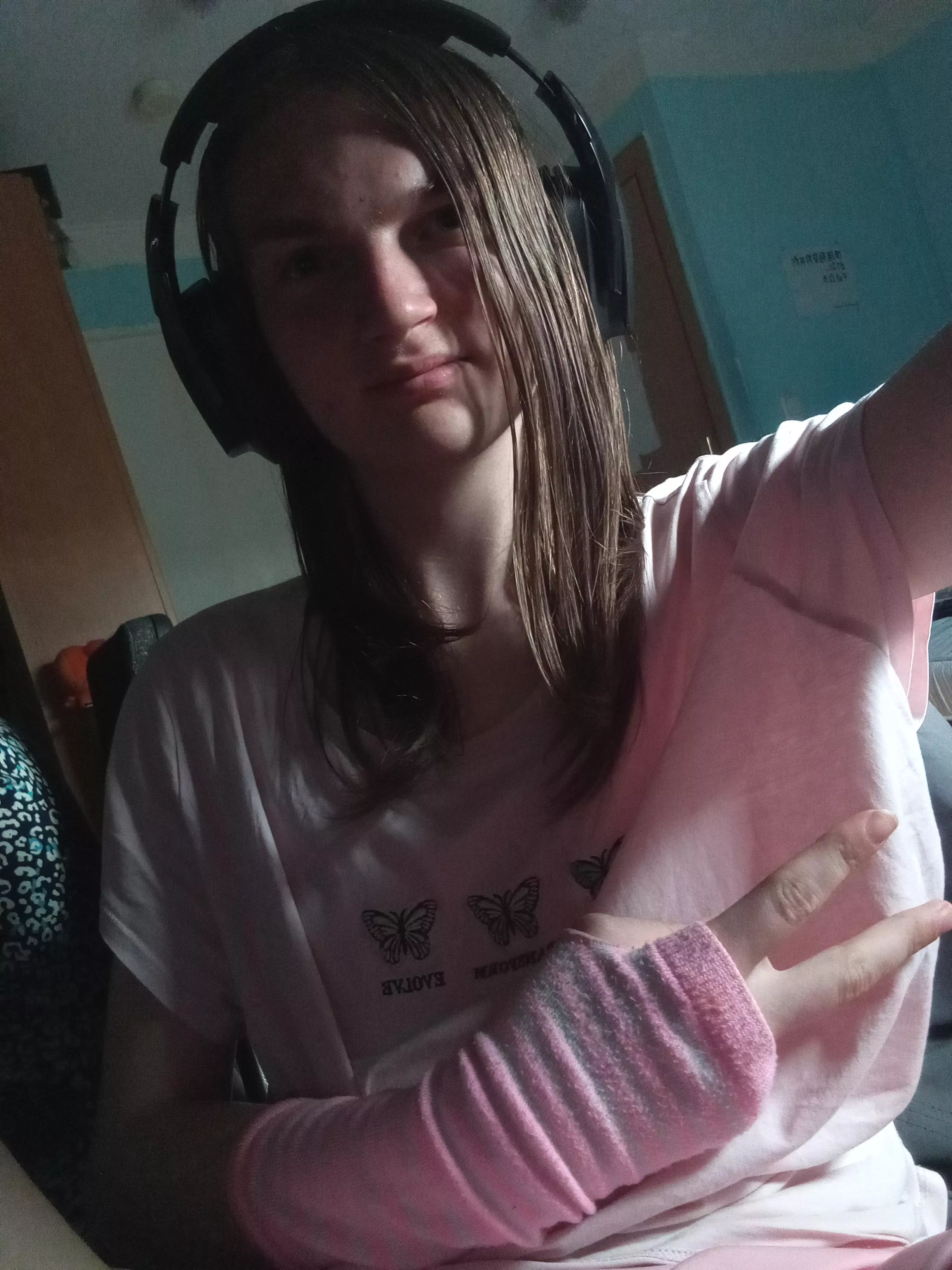 Here some femboi friday pic :3