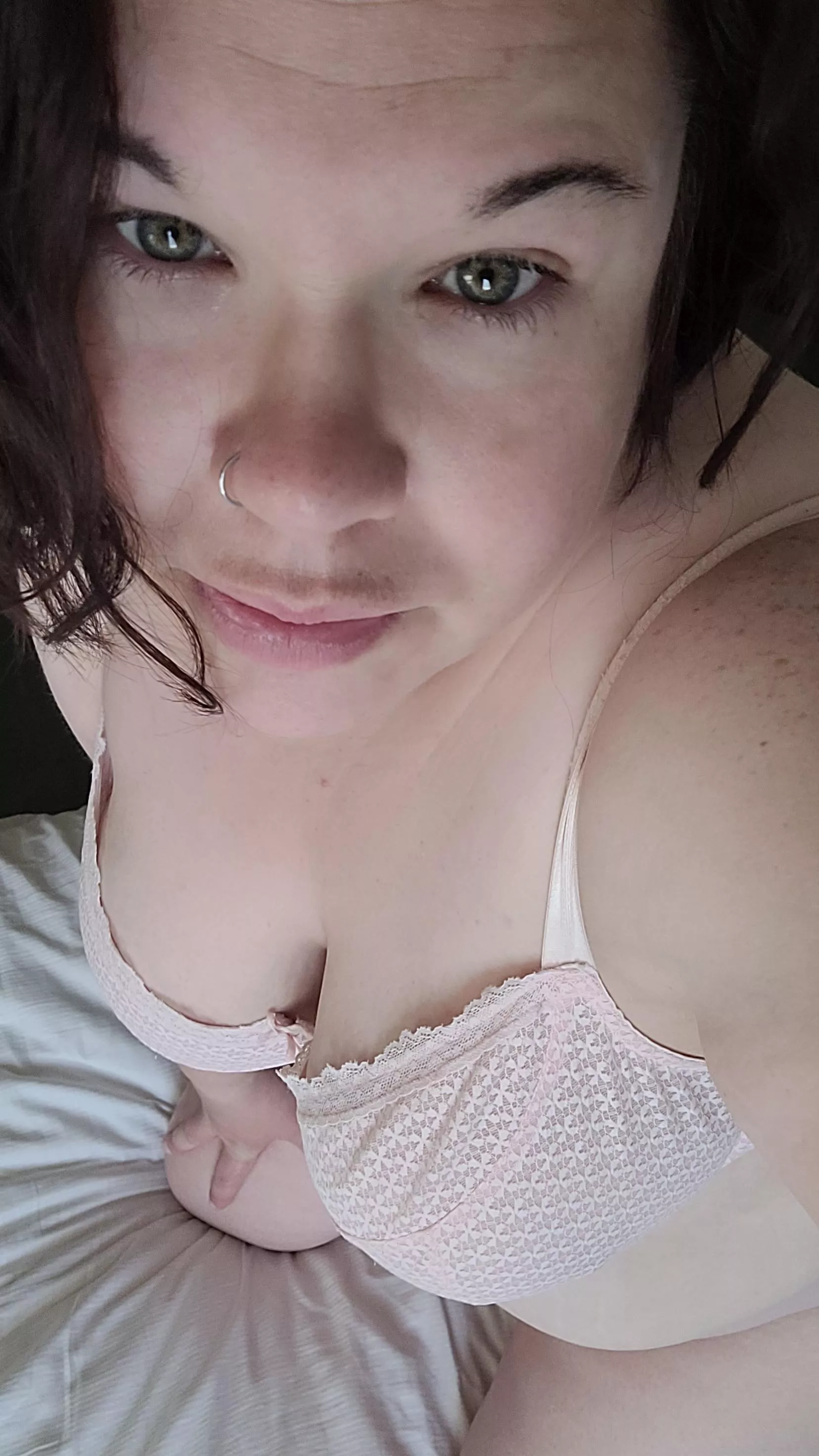 Procrastinating, when I really should be getting dressed😆