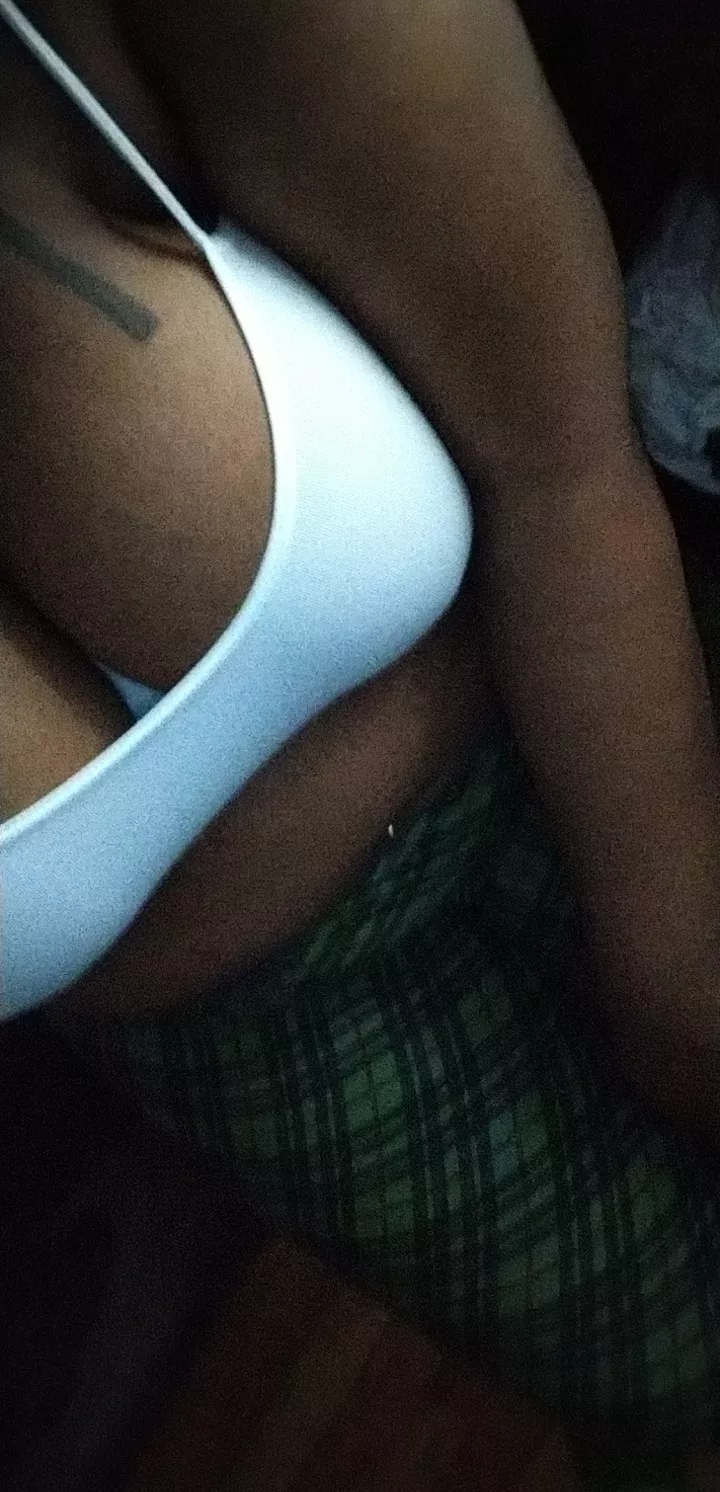 Selling very sexy content on snapchat for good prices buyers only receives content 👻andreawheel2056